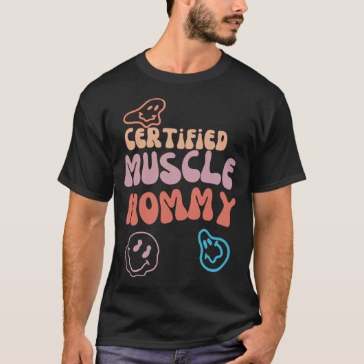 Retro Certified Muscle Mommy girl girl Tシャツ (正面)