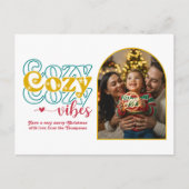 Retro Cheer Cozy Vibes Retro Christmas Photo シーズンポストカード (正面)