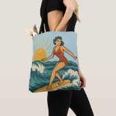 Retro Coastal Pin-Up Surfer Art | Blue Surf Beach トートバッグ (クローズアップ)