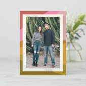 Retro Colorblock Modern Couple Photo Christmas シーズンカード (スタンド正面)