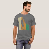 Retro Distressed Rock Climbing funny Tシャツ (正面フル)