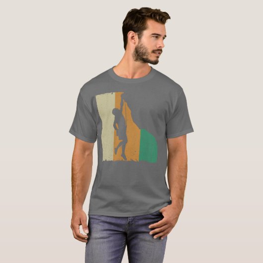 Retro Distressed Rock Climbing funny Tシャツ (正面フル)