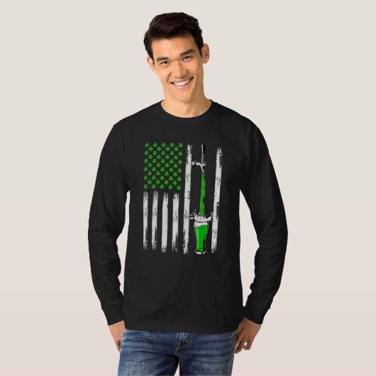 Retro Draft Beer American Flag Shamrock St Patrick Tシャツ (正面フル)