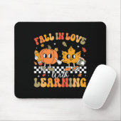 Retro Fall In Love With Learning Autumn Pumpkin Te マウスパッド (マウス)
