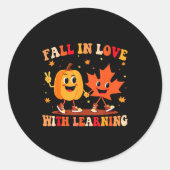 Retro Fall In Love With Learning Autumn Pumpkin Te ラウンドシール (正面)