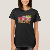 Retro Fall Vibes Pumpkin Truck  Autumn Thanksgivin Tシャツ (正面)