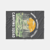 Retro Family Camng Crew Est 2025 Camper Camp Camng フリースブランケット (正面(横))