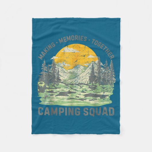 Retro Family Camng Crew Est 2025 Camper Camp Camng フリースブランケット (正面)