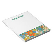 Retro Floral 60s 70s Flowers Personalized ノートパッド (アングル)