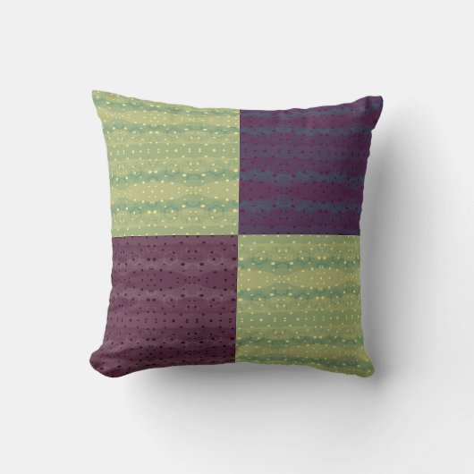 Retro Floral Patchwork Pattern クッション (正面)