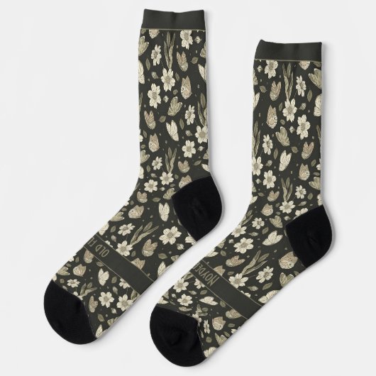 Retro Flowers and Butterflies on Dark Grey ソックス (左)