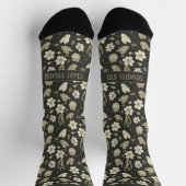 Retro Flowers and Butterflies on Dark Grey ソックス (上部)