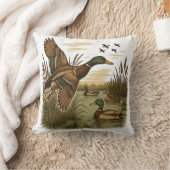 Retro-Flying-Mallard-Duck-Hunting,  クッション (ブランケット)