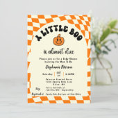 Retro Fun Wavy Checkered A Little Boo Baby Shower 招待状 (スタンド正面)