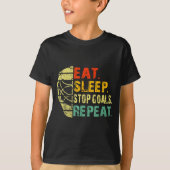 Retro Funny Eat Sleep Stop Goals Repeat Ice Hockey Tシャツ (正面)