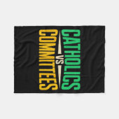 Retro Funny Trendy Sarcastic Saying Catholics Vs C フリースブランケット (正面(横))