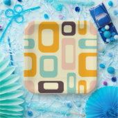 Retro geometric pattern in light beige background ペーパープレート (パーティー)