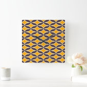 Retro geometric pattern yellow and brown leaf スクエア壁時計 (ホーム)