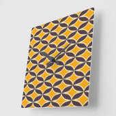 Retro geometric pattern yellow and brown leaf スクエア壁時計 (傾斜)