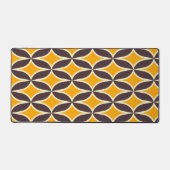 Retro geometric pattern yellow and brown leaf デスクマット (正面)