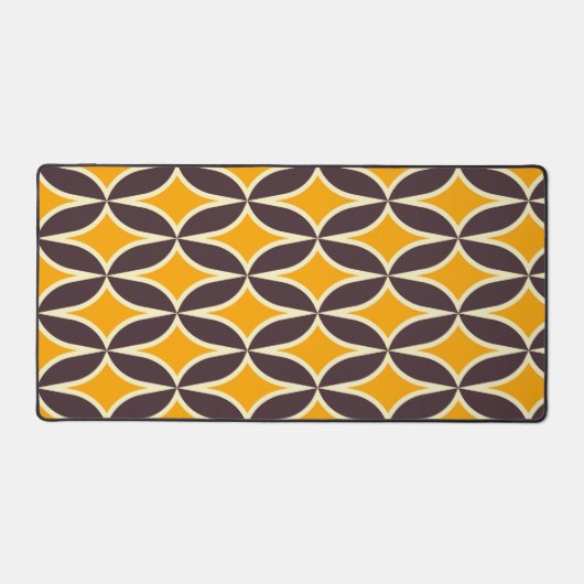 Retro geometric pattern yellow and brown leaf デスクマット (正面)