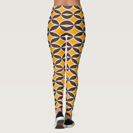 Retro geometric pattern yellow and brown leaf レギンス (裏面)