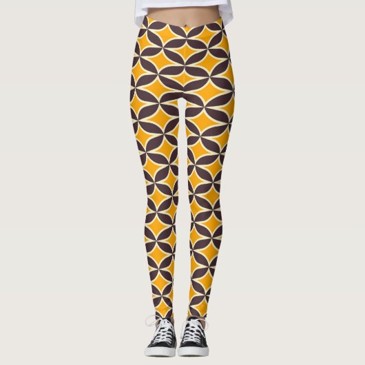 Retro geometric pattern yellow and brown leaf レギンス (正面)