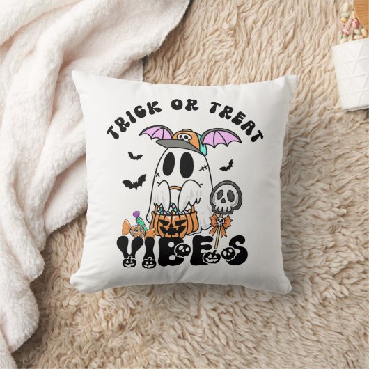 Retro Ghost Candy Halloween Trick or Treat vibes クッション (ブランケット)