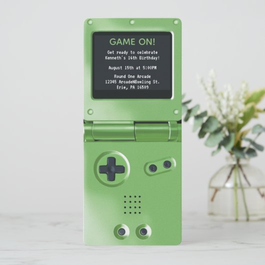Retro Green Handheld Gaming Birthday Invitation 招待状 (スタンド正面)