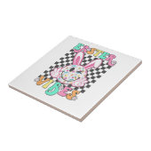 Retro Groovy Easter Vibes Bunny Checkered Smile Wo タイル (側面)