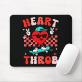 Retro Groovy Heart Throb Valentines Day Toddlers B マウスパッド (マウス)