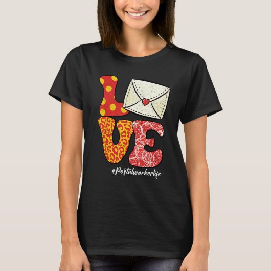 Retro Groovy LOVE Letter Envelope Leopard Postal W Tシャツ (正面)