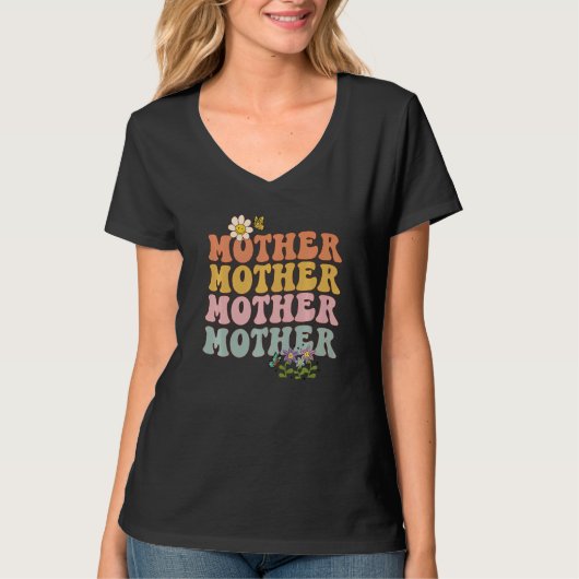Retro groovy Mother wavy words with flowers and bu Tシャツ (正面)