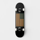 Retro Grunge Vertical American Flag Unisex スケートボード (正面)