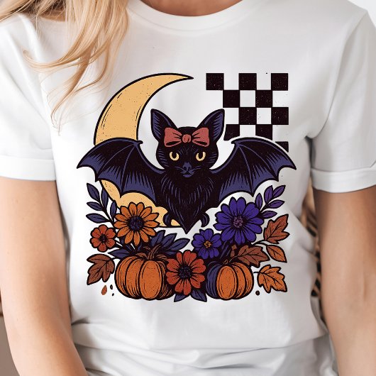 Retro Halloween Bat With Moon Gothic Aesthetic Tシャツ