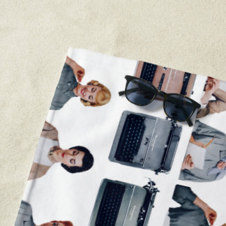 Retro Happy Administrative Professionals Day  ビーチタオル