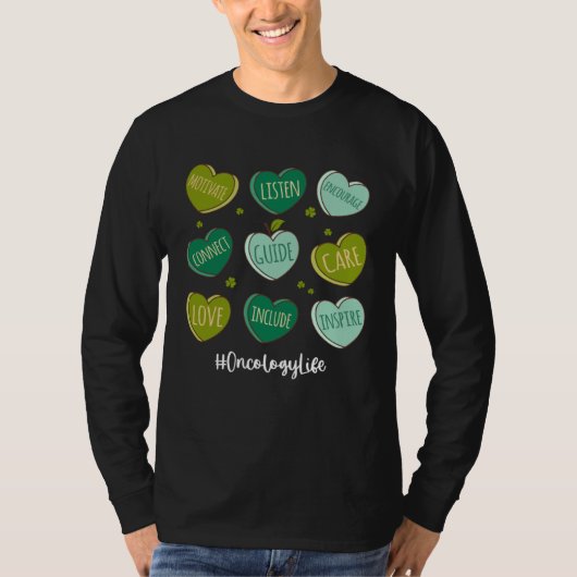 Retro Hearts Oncology Nurse Life  St Patrick s Day Tシャツ (正面)