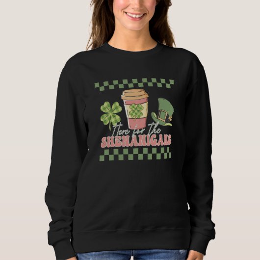 Retro Here For The Shenanigans Checkered St Patric スウェットシャツ (正面)