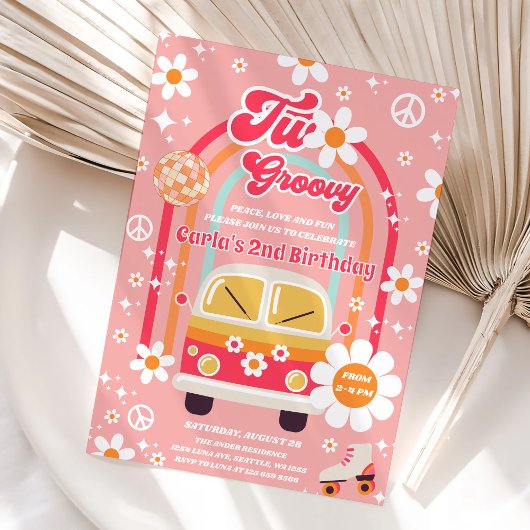 Retro Hippie Daisy Rainbow Two Groovy 2nd Birthday 招待状