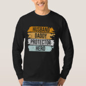 Retro Husband Daddy Protector Hero Father s Day Fo Tシャツ (正面)