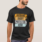 Retro Husband Daddy Protector Hero Father s Day Fo Tシャツ (正面)