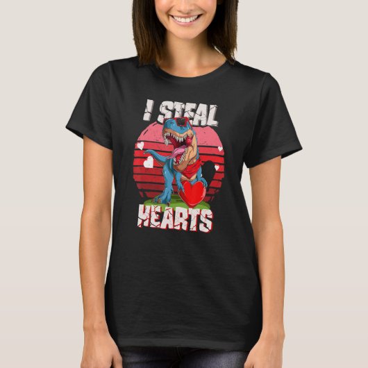 Retro I Steal Hearts Valentines Day Dinosaur Boys  Tシャツ (正面)