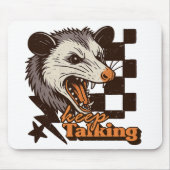 Retro Keep Talking Feral Possum: Angry Wild Animal マウスパッド (正面)
