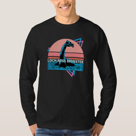 Retro Loch Ness Monster Cryptid Nessie Vaporwave Tシャツ (正面)