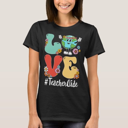 Retro Love World Earth Day 2023 Teacher Aide Tシャツ (正面)