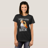Retro Lunch Ladies Rock Cafeteria Worker Funny Lun Tシャツ (正面フル)