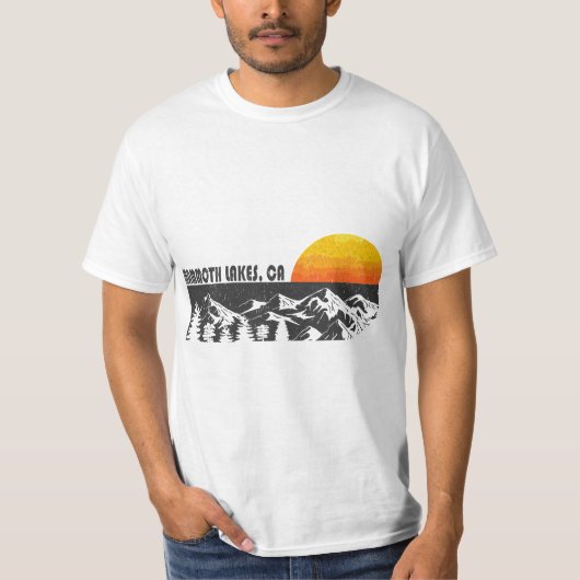 Retro Mammoth Lakes California Mountain Sunset  Tシャツ (正面)