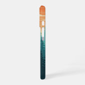 Retro Misty Pines iPhone 16ケース (左側面)