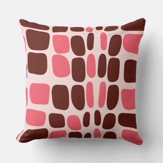 Retro Mod Pink & Chocolate Geometric Throw Pillow クッション (正面)