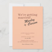 Retro Modern Coral Peach Funky Wedding 招待状 (正面)
